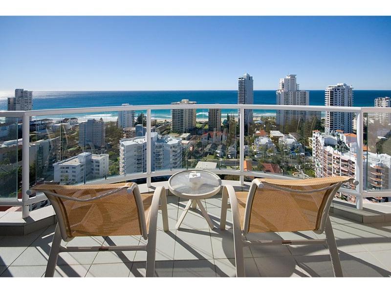 Deluxe Private Apartment And Studio - Ocean Views Gold Coast Kültér fotó