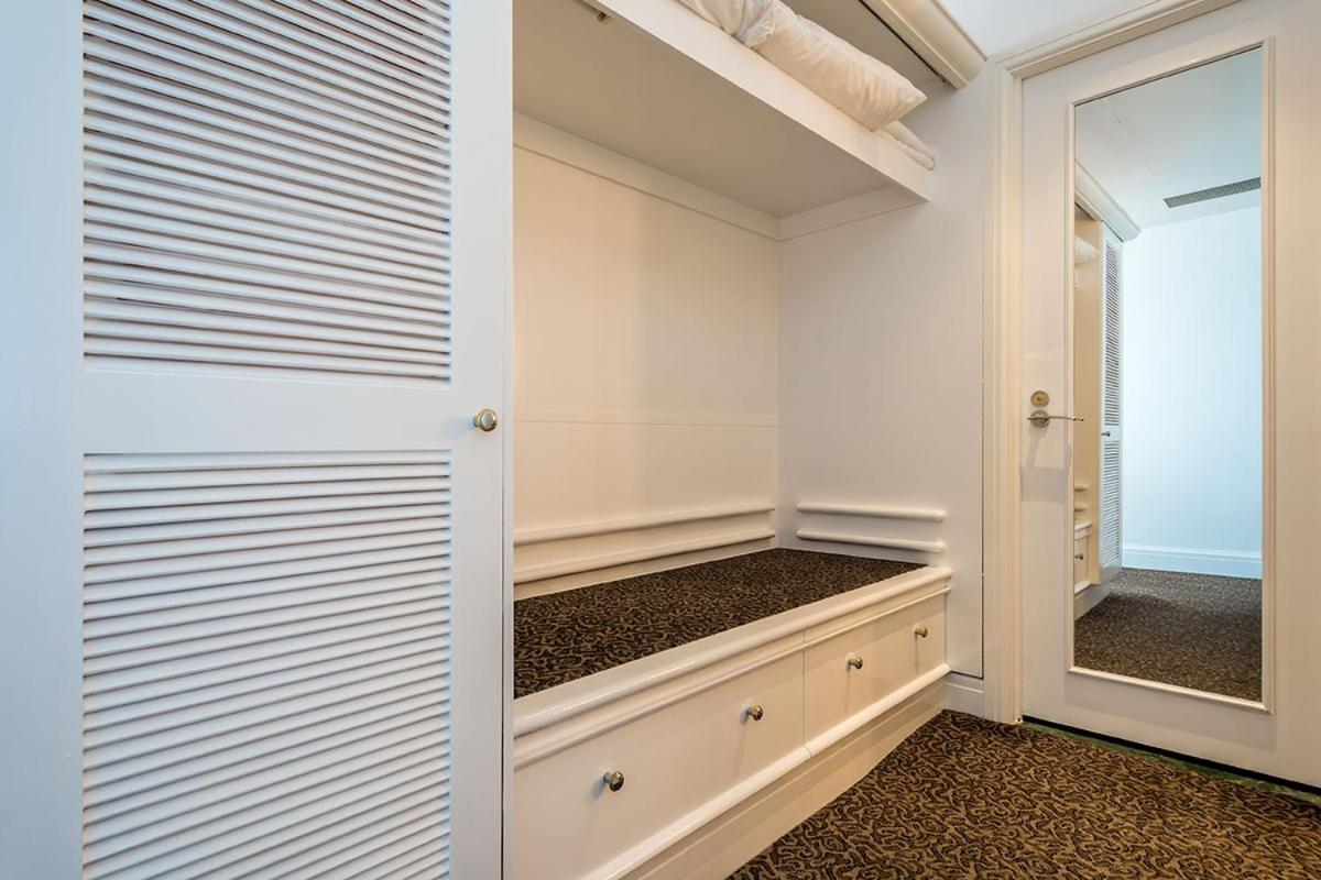 Deluxe Private Apartment And Studio - Ocean Views Gold Coast Kültér fotó