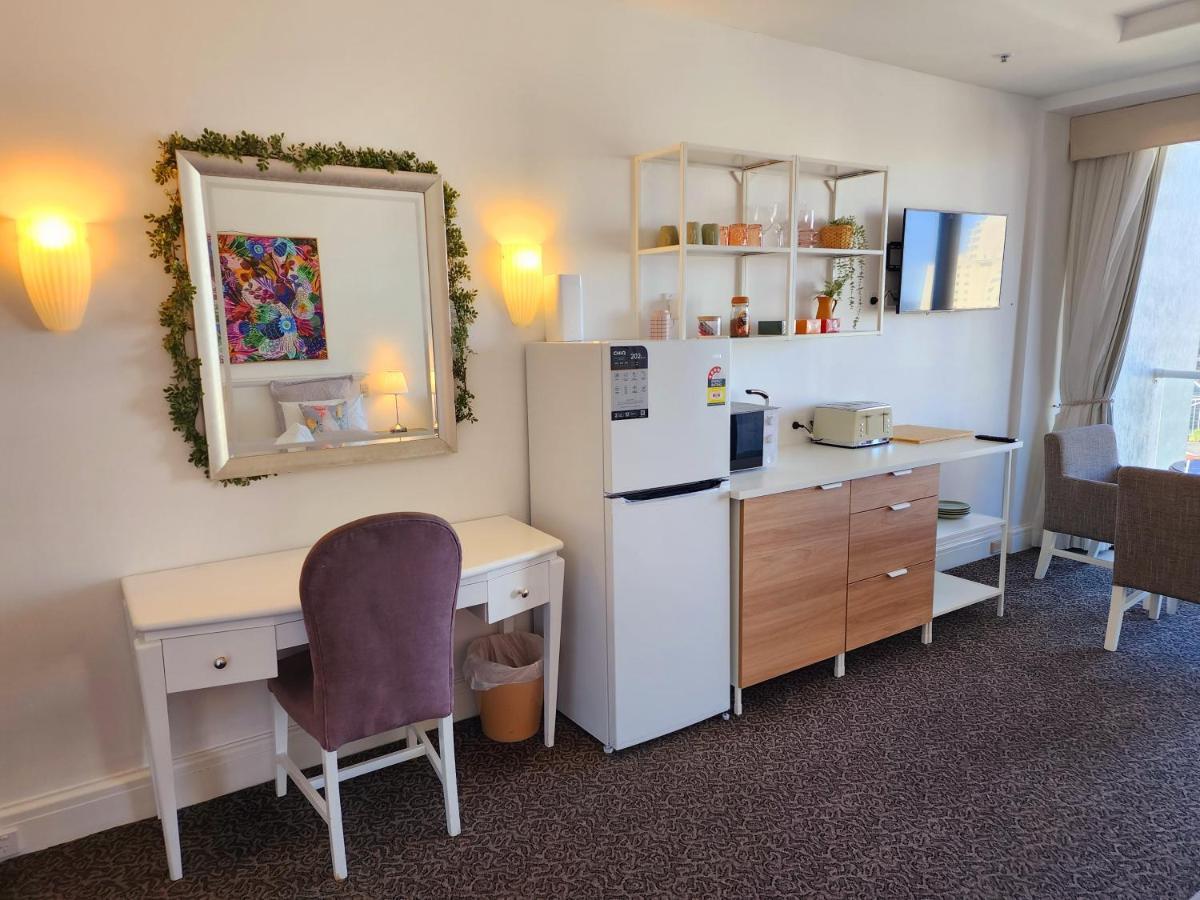Deluxe Private Apartment And Studio - Ocean Views Gold Coast Kültér fotó