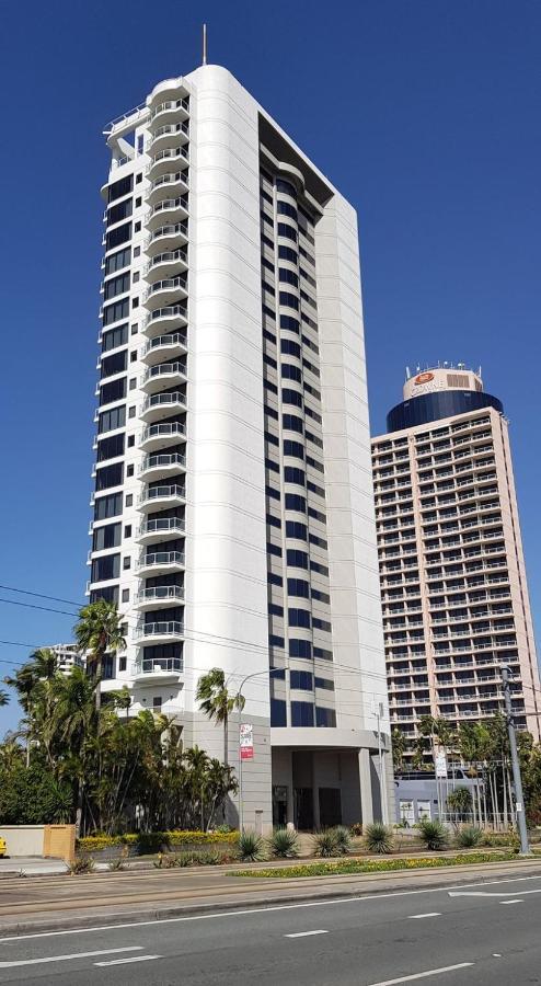 Deluxe Private Apartment And Studio - Ocean Views Gold Coast Kültér fotó