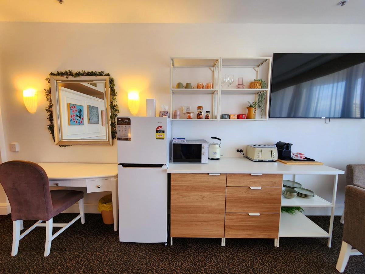 Deluxe Private Apartment And Studio - Ocean Views Gold Coast Kültér fotó