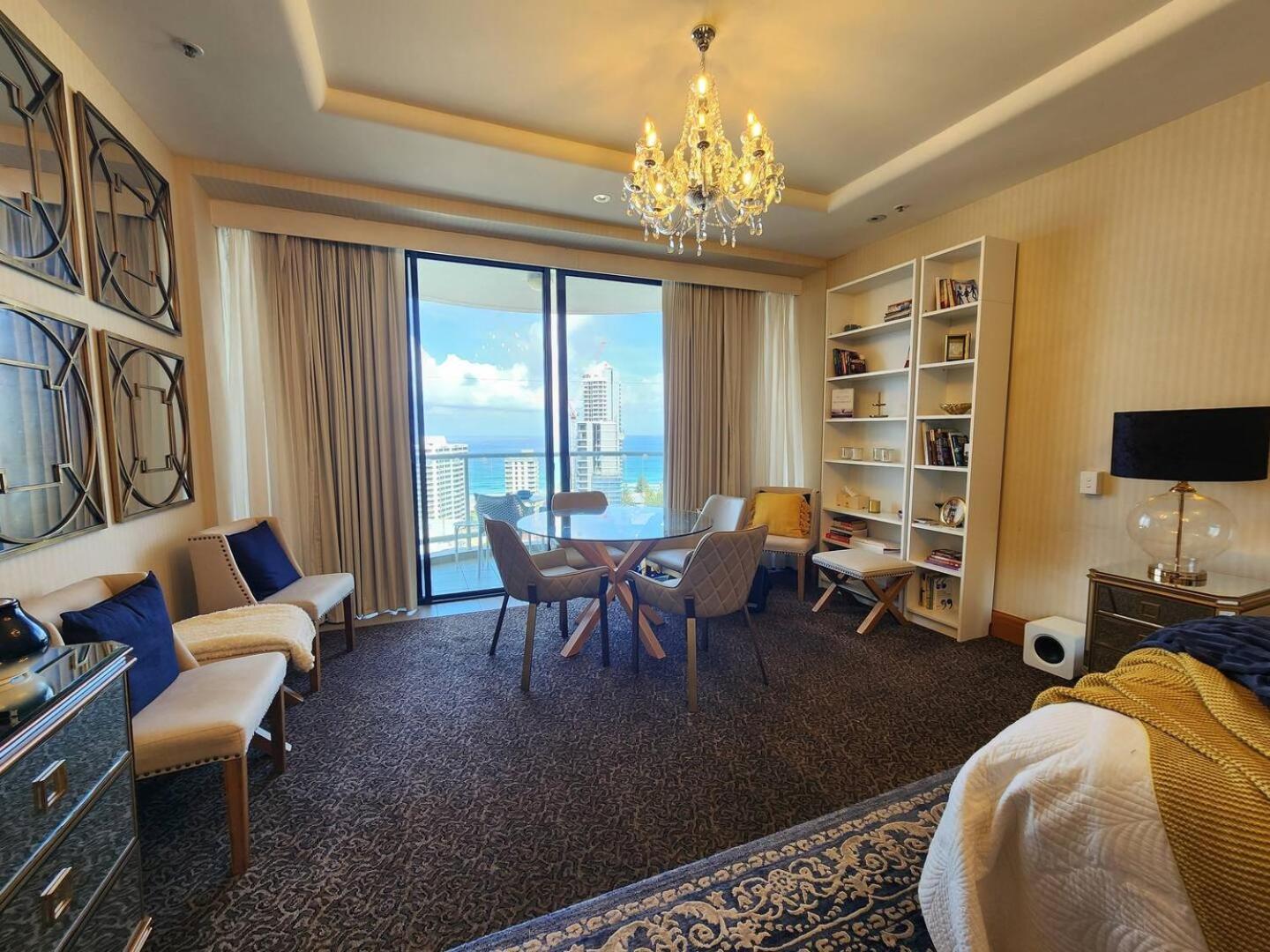 Deluxe Private Apartment And Studio - Ocean Views Gold Coast Kültér fotó