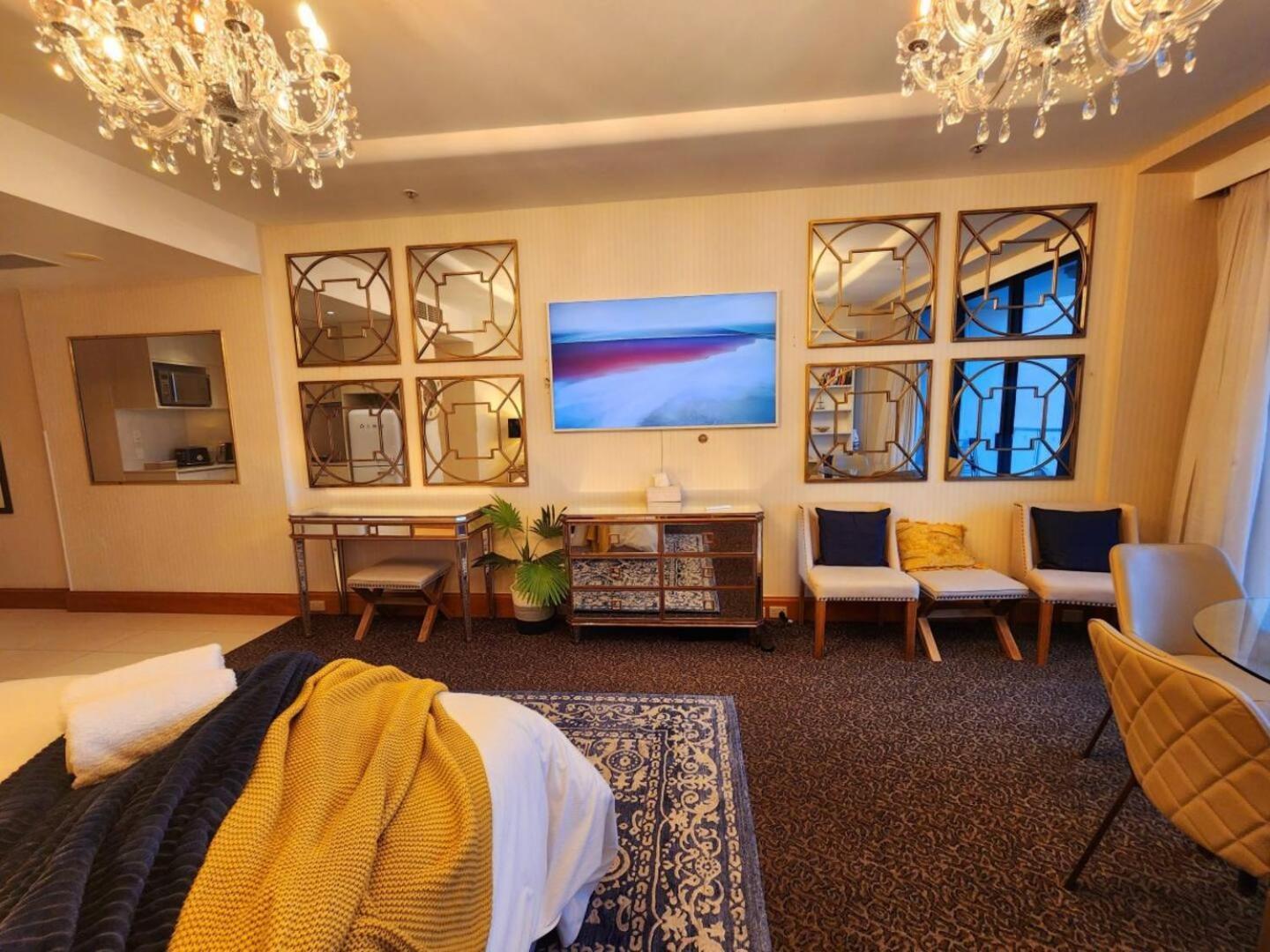Deluxe Private Apartment And Studio - Ocean Views Gold Coast Szoba fotó
