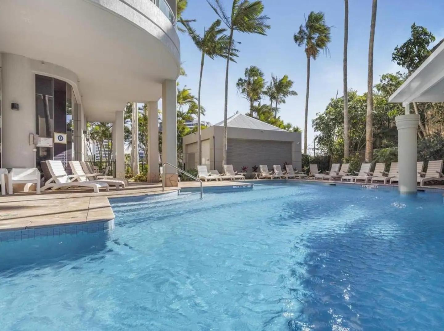 Deluxe Private Apartment And Studio - Ocean Views Gold Coast Kültér fotó